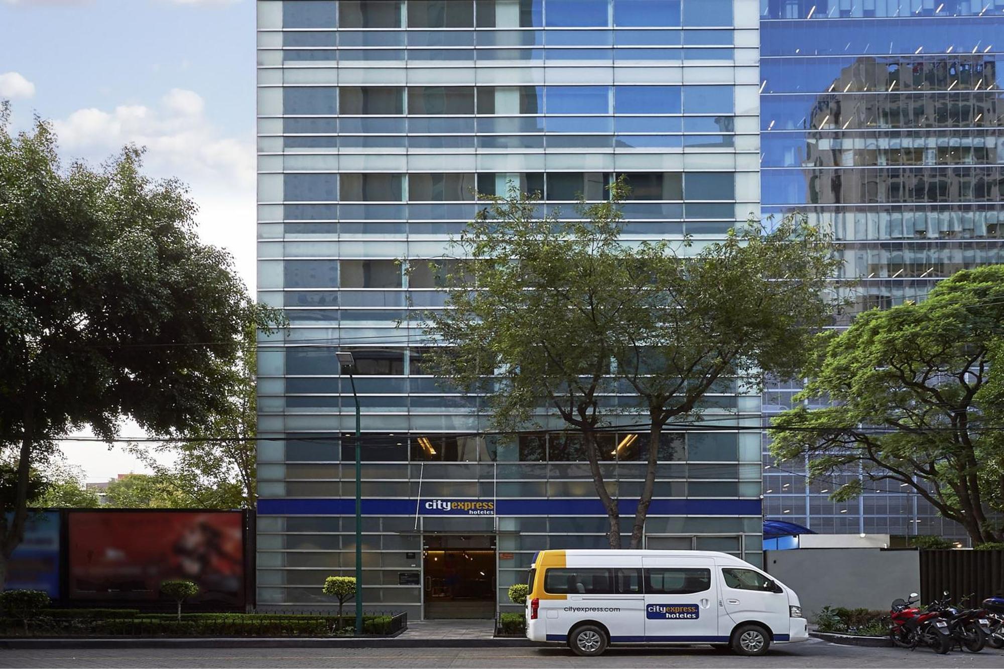 ホテル シティ エクスプレス Ebc レフォルマ メキシコシティ エクステリア 写真